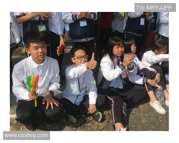 足球明星签名全景展示珍藏版图片集让你一睹风采与荣耀